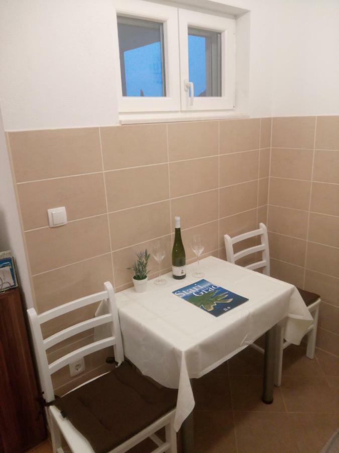 Apartmani Lomar Stari Grad  Zewnętrze zdjęcie