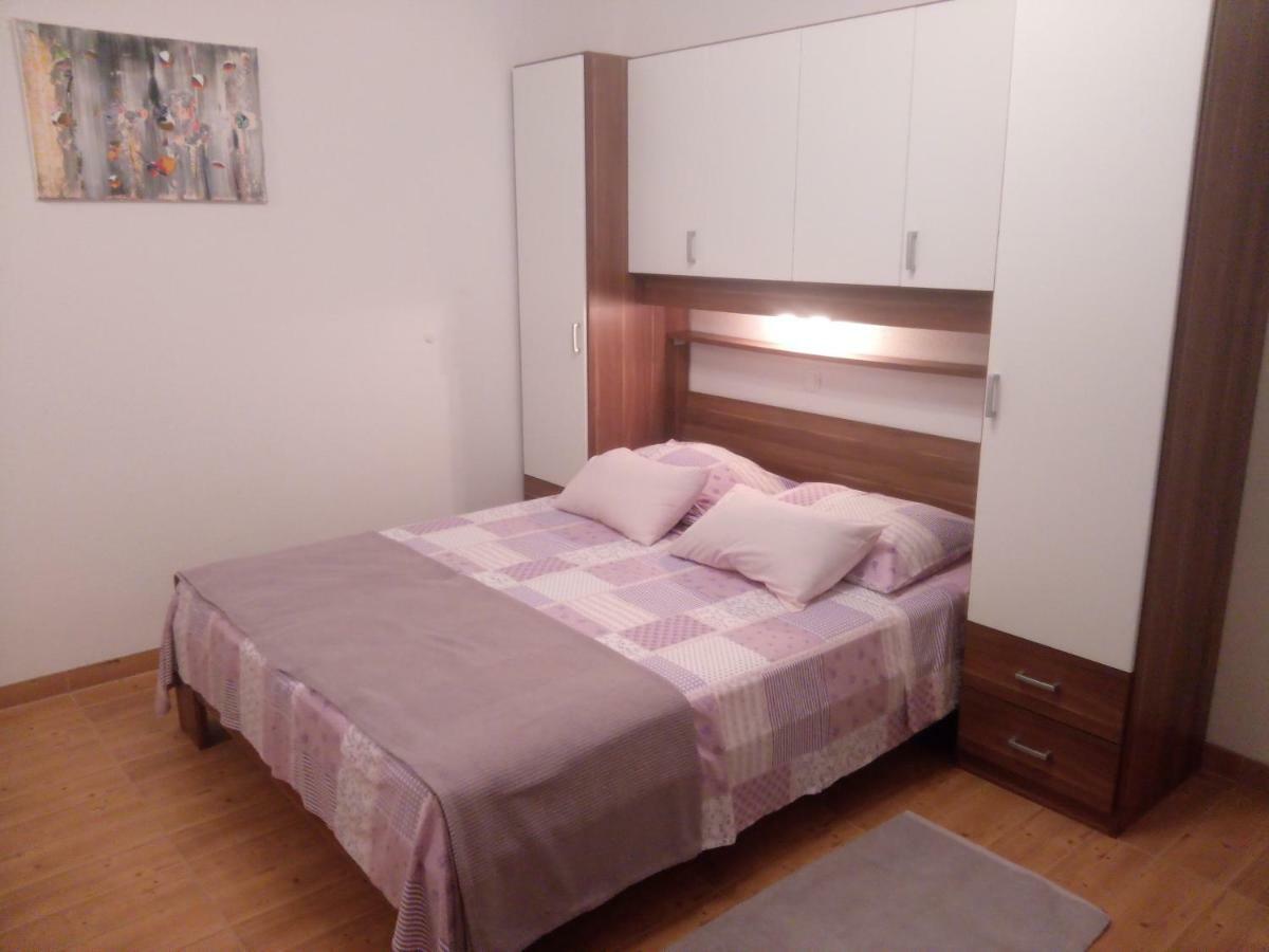 Apartmani Lomar Stari Grad  Zewnętrze zdjęcie