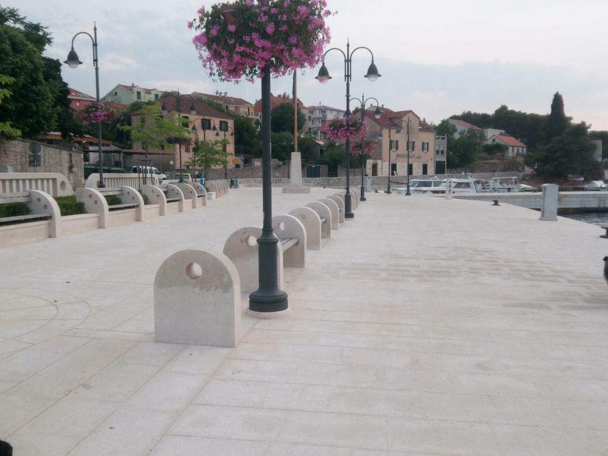 Apartmani Lomar Stari Grad  Zewnętrze zdjęcie